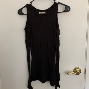 HOLLISTER OPEN SHOULDER LONG SLEEVE SIZE S!